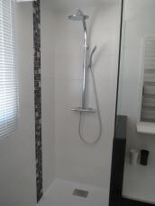photos location vacances bed breakfast Lomener douche